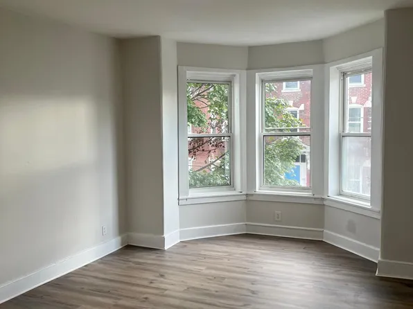 11 Worcester Pl #2, Holyoke, MA 01040