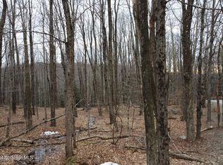 52-54 Fountain Dr, Newfoundland, PA