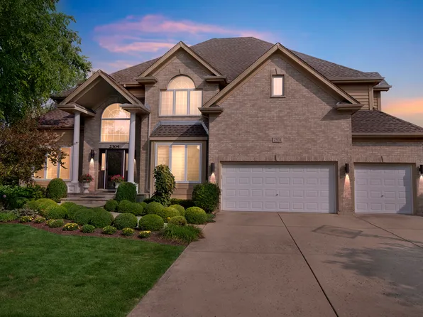 2304 Johnsburg Ct, Naperville, IL 60564
