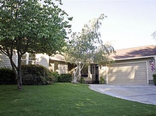 1161 SW Ironwood Dr, Grants Pass, OR 97526