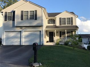 6 Acorn St, Cumberland, RI 02864