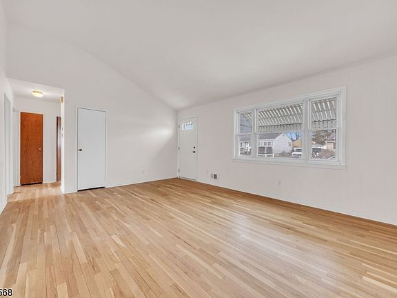 5th image of 1329 Raritan Ave