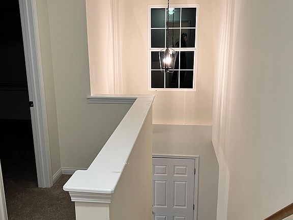 Foyer leading to bedrooms