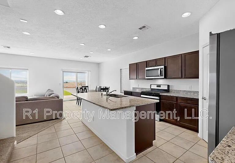 108 Hue St SW — Photo 31