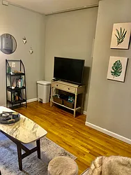 Rented by R New York