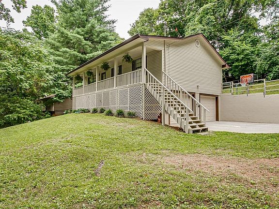 3rd image of 1076 W Skyline Dr