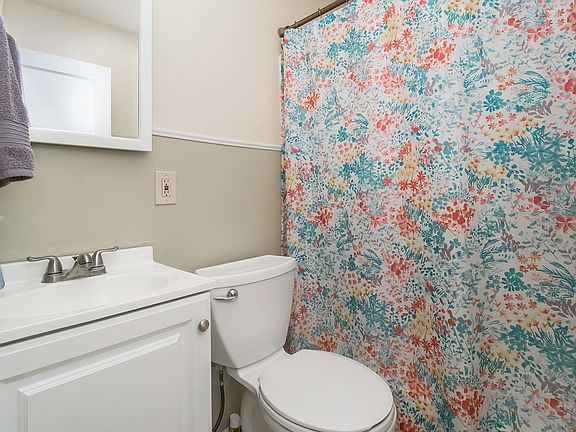 3rd image of 7726 Kingston Dr