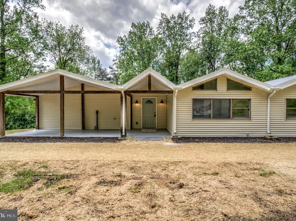 42 Heidi Rd, Delta, PA 17314