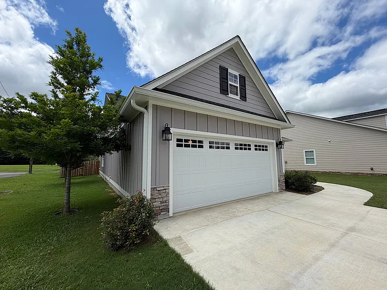 32 Dogwood St NE — Photo 2