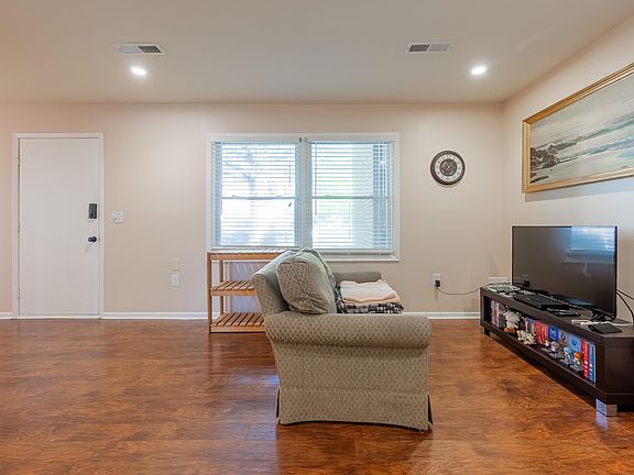 5th image of 1742 Donlee Dr #102
