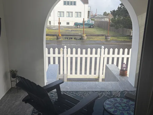 709 2nd Ave Unit A, Seaside, OR 97138