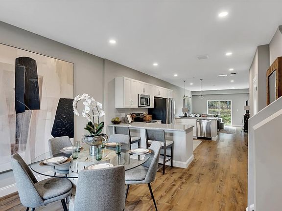 3rd image of 1000 Zenith Ln #1102