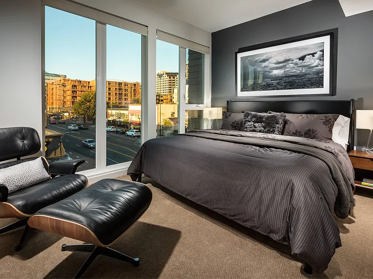Onyx Glendale — Photo 12