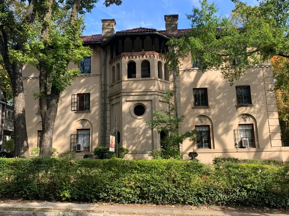 Winburn Court Apartments, 203 S Tate St #87b45bcdf, Greensboro, NC 27403