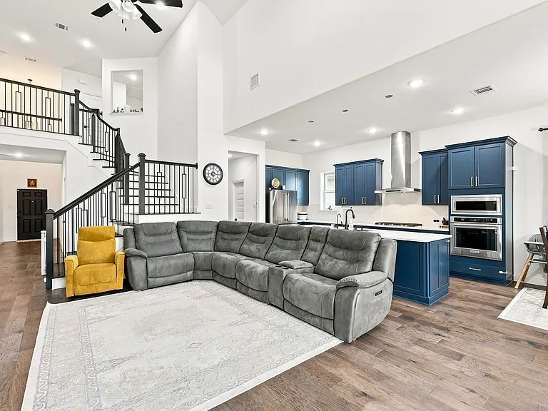 1717 Canals Dr — Photo 7