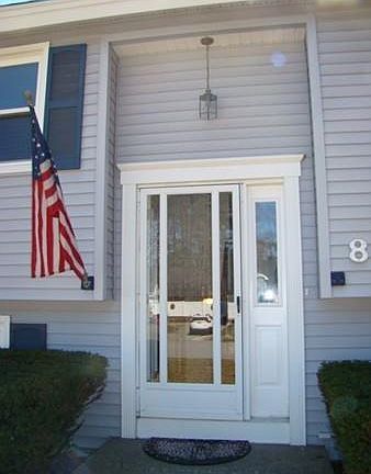 3rd image of 8 Doral Dr