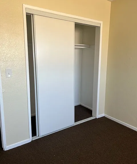 Del Rosa Palms Apartments — Photo 16