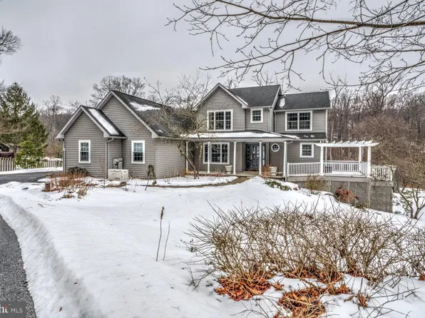 941 Sportsman Rd, Robesonia, PA 19551