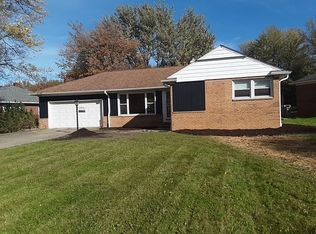 1227 Blanchester Rd, Lyndhurst, OH 44124