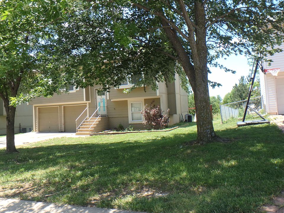 2nd image of 706 S Deerfield Dr