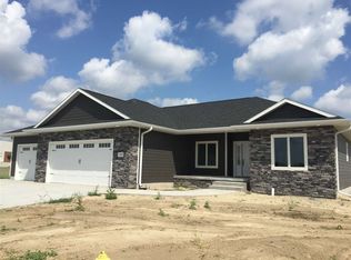 1007 W 61st Street Pl, Kearney, NE 68845
