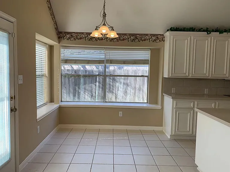 22735 April Springs Ln — Photo 8