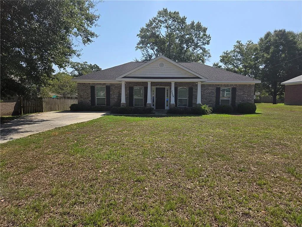 3 bed, 2.0 bath, 1513 sqft, $1,995 — Photo 1