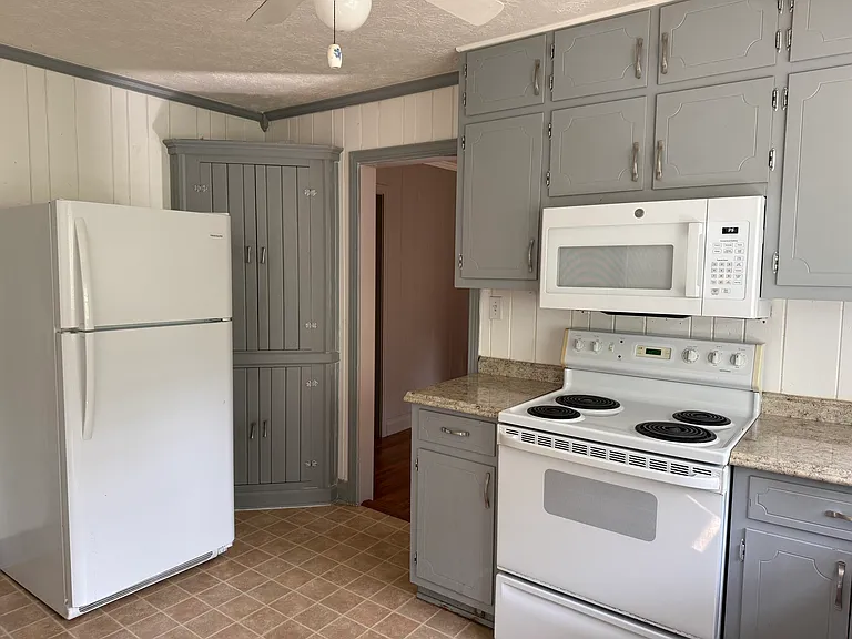 206 Griffith St — Photo 12
