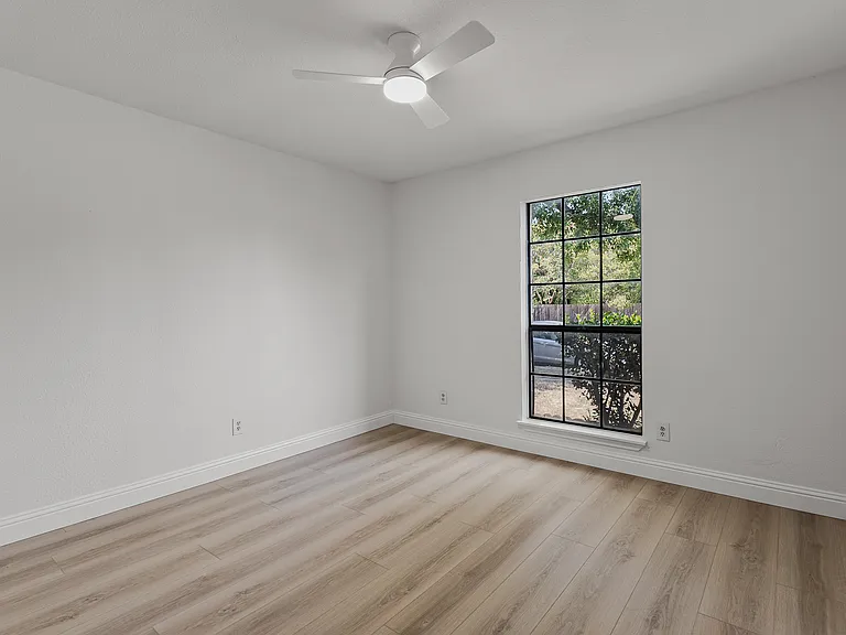 1926 Rambling Ridge Ln — Photo 18