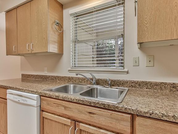 5th image of 4609 Braeburn Dr