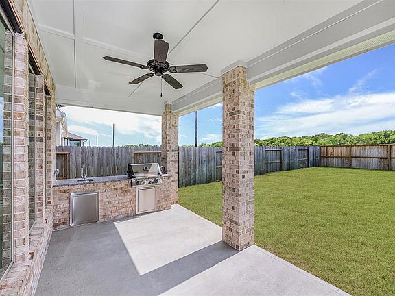 Outdoor Kitchen