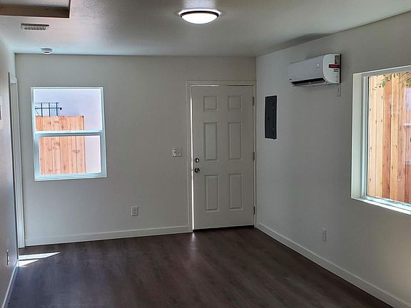3rd image of 1421 W 80th St #1