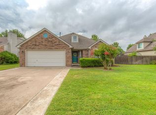 2017 W Broadway St, Broken Arrow, OK 74012