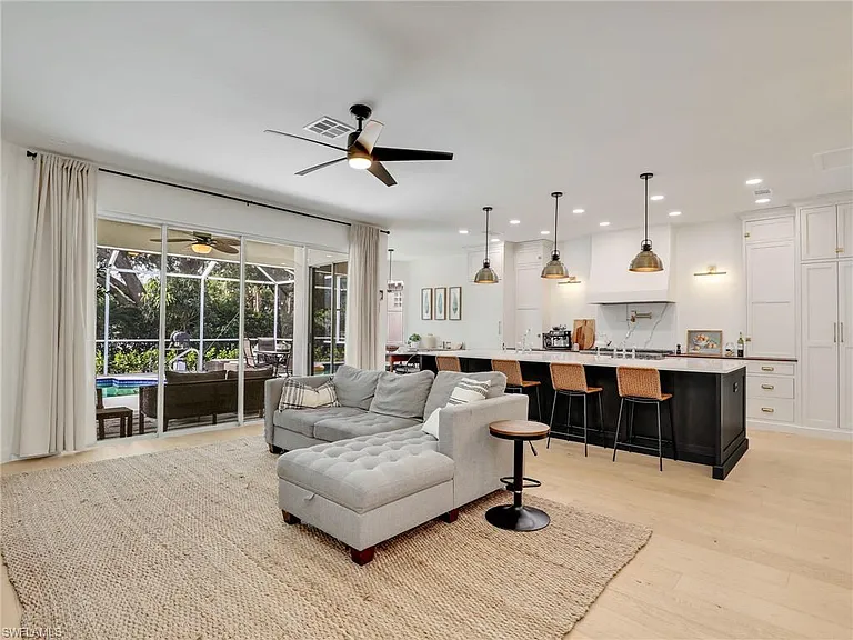 8850 Springwood Ct — Photo 10