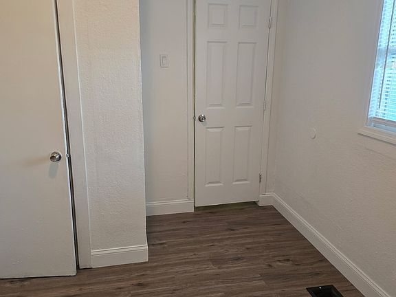 3rd image of 1714 W Pine St