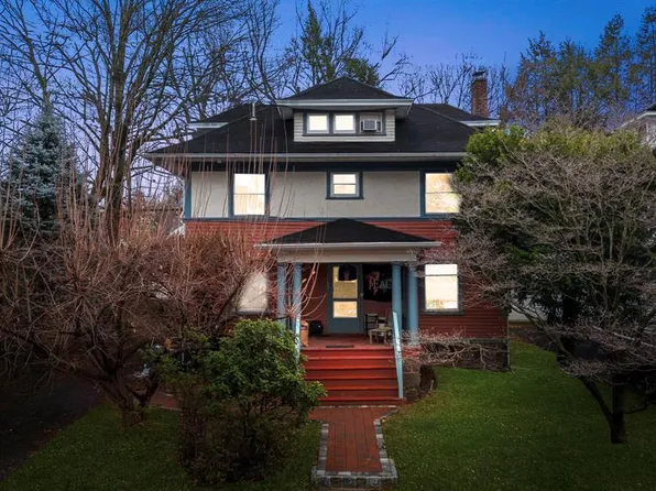 186 Crescent Ave, Leonia, NJ 07605