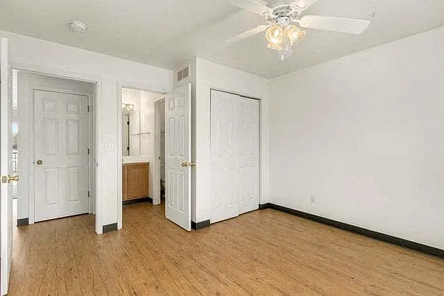 Glenmoor Townhomes — Photo 12