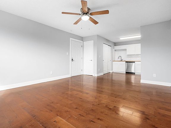 3rd image of 1580 E Mound St #F