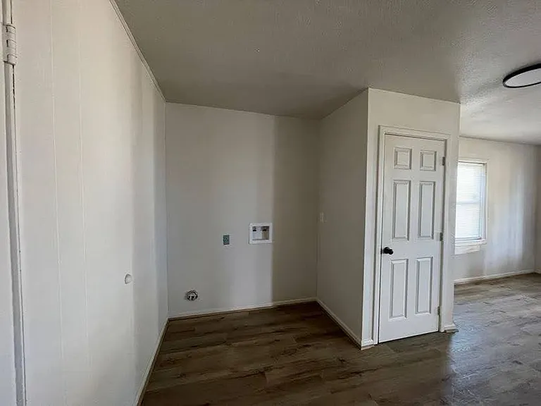 306 NE Gary Ave — Photo 6