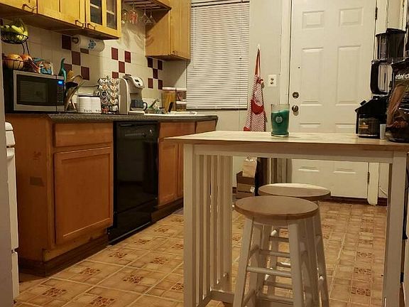 5th image of 2556 N Hamlin Ave