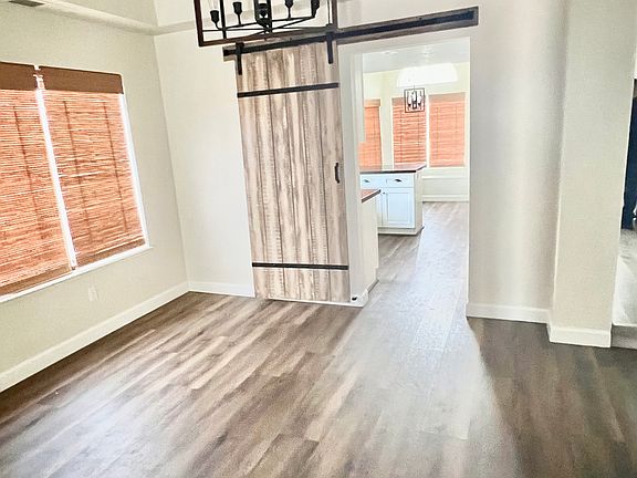 5th image of 2053 Sheldon Dr