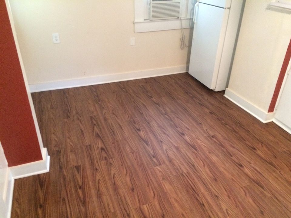 2nd image of 814 Pecan St