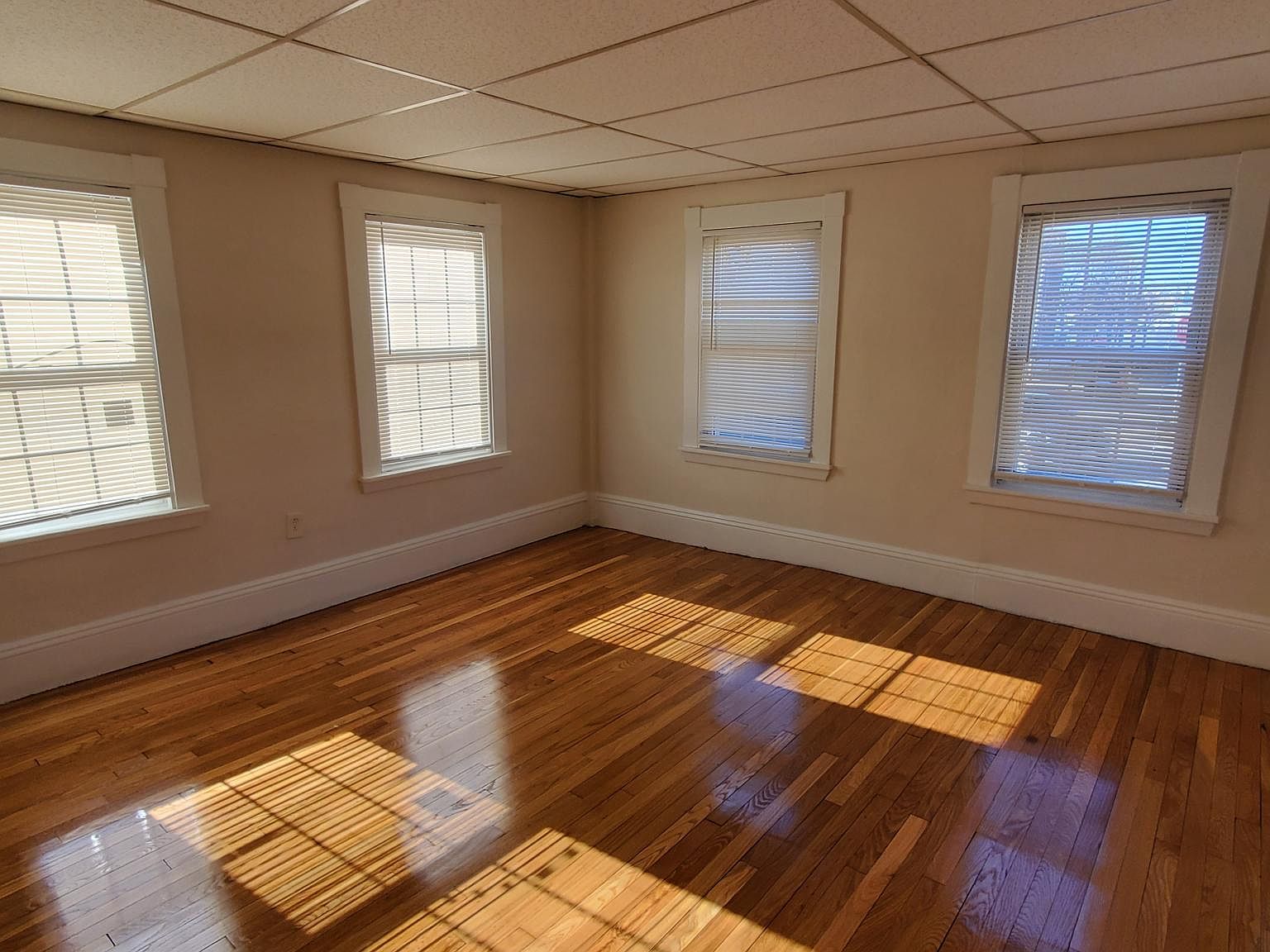 3 Lothrop St, Beverly, MA 01915 Zillow