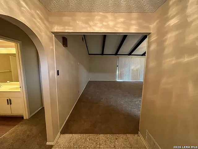 3 bed, 2.0 bath, 1454 sqft, $1,575 — Photo 3