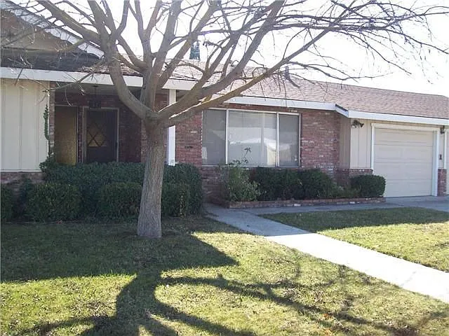 2208 Mauna Loa Dr photo 1