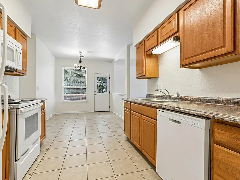 133 N Kanaio Dr #B — Photo 10