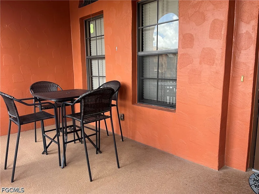 2 bed, 2.5 bath, 1452 sqft, $6,000 — Photo 2