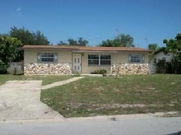 2436 Sadler Ln, Melbourne, FL 32935