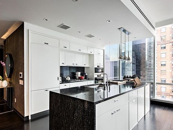 3rd image of 157 W 57th St APT 34C