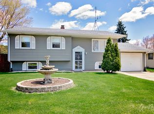 1009 Hayes St, Harvard, IL 60033